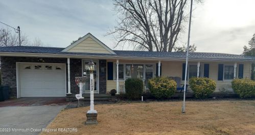 2302 Cardinal Dr, Point Pleasant Beach, NJ 08742-4809