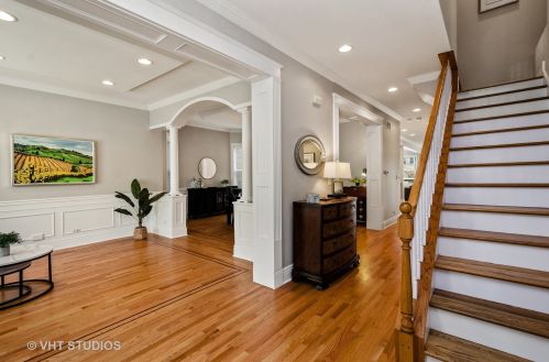 3912 Bell Ave, Chicago, IL 60618-3832