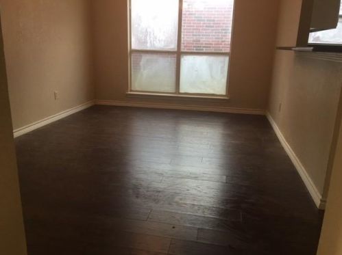 903 Canal St, Irving TX  75063-4688 exterior