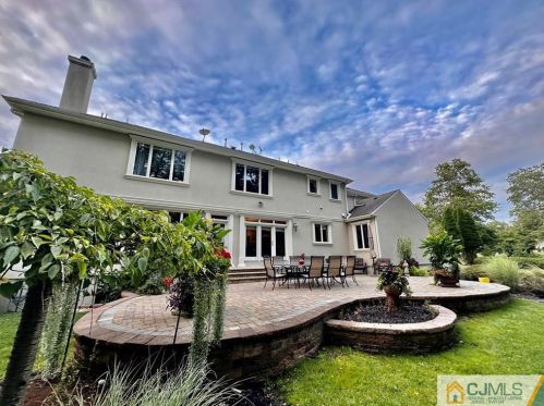 21 Southfield Rd, Edison NJ 08820-3141 exterior