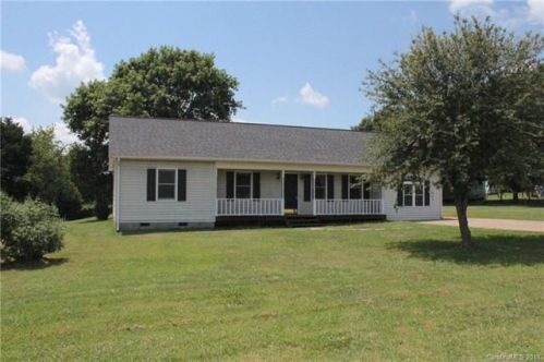 153 Asheland Dr, Hollis, NC 28040-7604