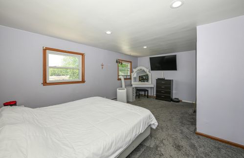 6037 22 St, Milwaukee WI 53233-1914 exterior