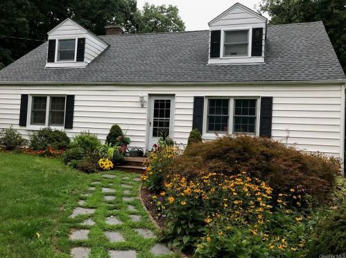 5 Cedar Ln, Poughkeepsie, NY 12601-1008