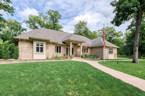 3021 Bonnell Ave, Grand Rapids, MI 49506-3133