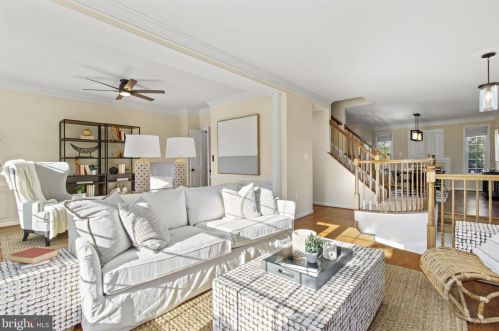 7433 Dunnington Pl, Alexandria VA  22315-5248 exterior