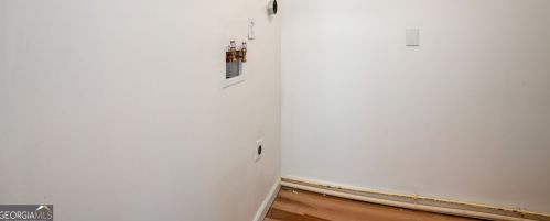 1401 Mcclelland Ave, Atlanta GA  30344-1610 exterior