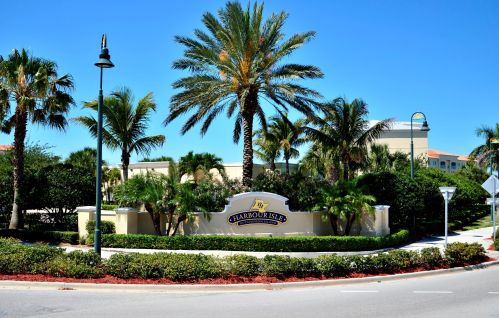 33 Harbour Isle Dr, Fort Pierce, FL 34949-2749