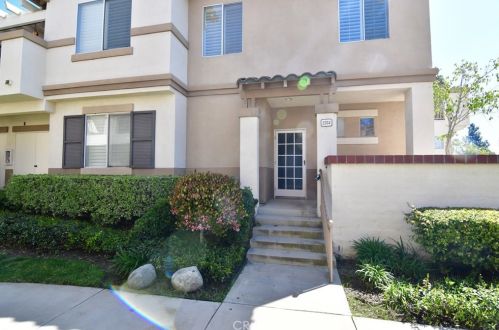 2354 Sunningdale Dr, Tustin CA  92782-1086 exterior