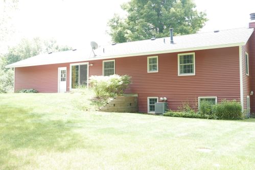 1269 Timber Oaks Ct, Plainwell, MI 49080-1917