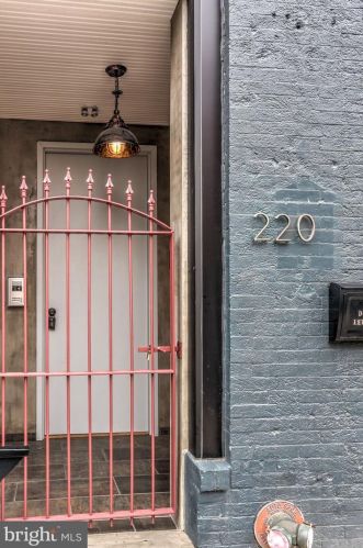 220 Prince St, Lancaster PA 17603-5878 exterior