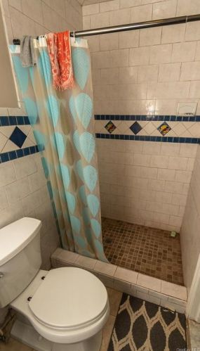 19 Briarwood Dr, Poughkeepsie NY 12601-5529 exterior