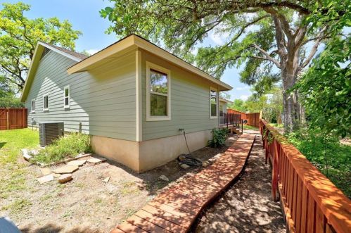 11903 Bobcat Trl, Austin TX exterior