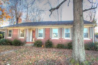 482 Hollyhill Dr, Lexington KY  40503-2238 exterior