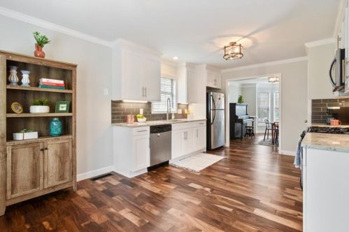 1422 Brookside Manor Ct, Tucker GA  30084-7828 exterior