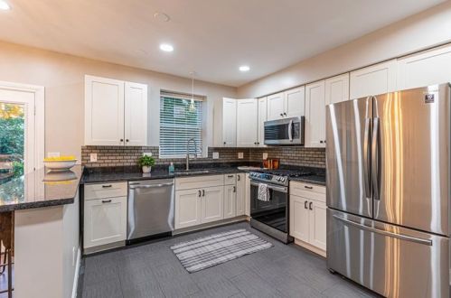 607 Kirtland St, Pittsburgh PA  15208-2826 exterior