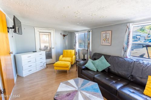 5401 Flying M St, Tucson AZ 85713-6421 exterior