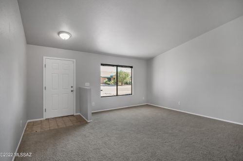 9647 Banbridge St, Tucson, AZ 85747-9212