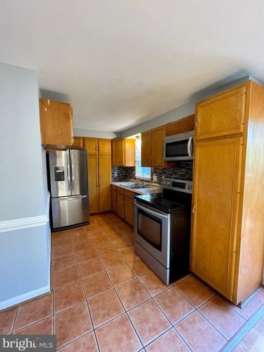 36 Seek Ct, Silver Spring MD  20912-7234 exterior