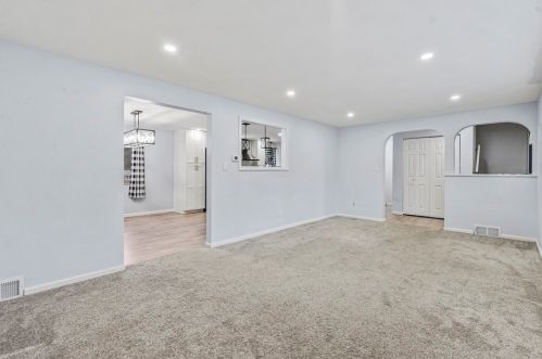 658 Presque Isle Dr, Pittsburgh PA  15239-2652 exterior