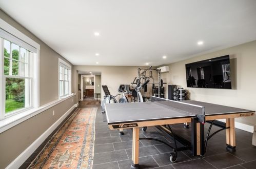 58 Eastern Pt Blvd, Gloucester MA 01930-4405 exterior