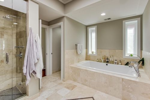 579 Hawthorne Pl, Chicago IL  60657-2922 exterior