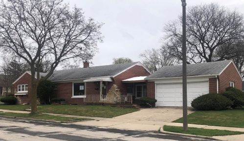 9301 Auer Ave, Milwaukee, WI 53222-3530