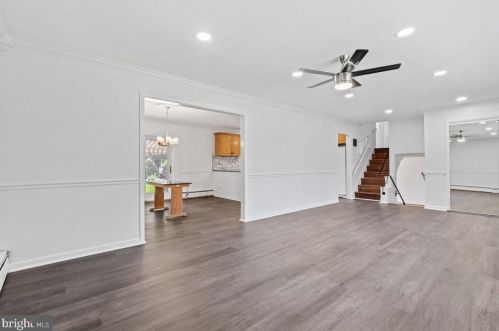 8 Maddock Dr, Trenton NJ 08628-2308 exterior