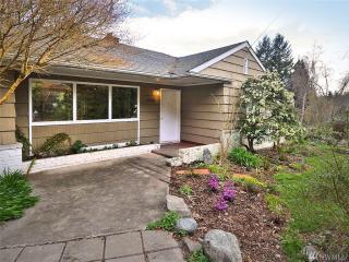11306 30 Ave, Seattle WA  98155-7512 exterior