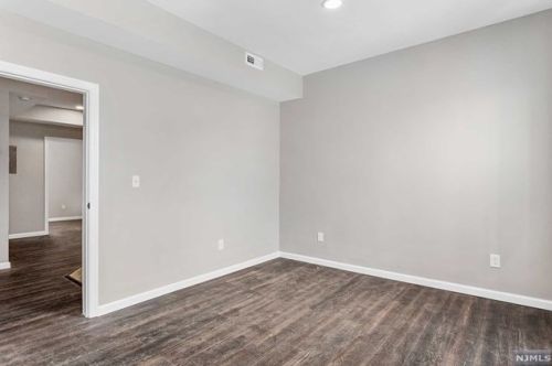 161 St, Union City NJ 07087-5439 exterior