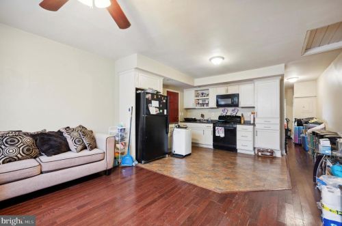 217 8th St, Chester PA 19013-4221 exterior