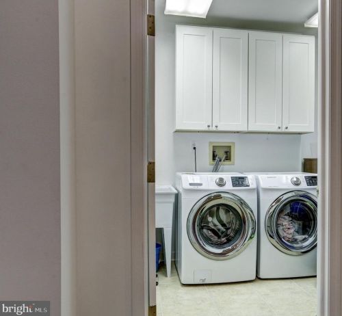 9832 Avenel Farm Dr, Rockville MD 20854-5410 exterior