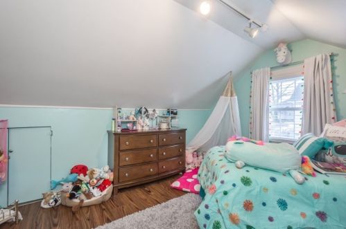 2 Ontario St, Worcester MA 01606-1873 exterior