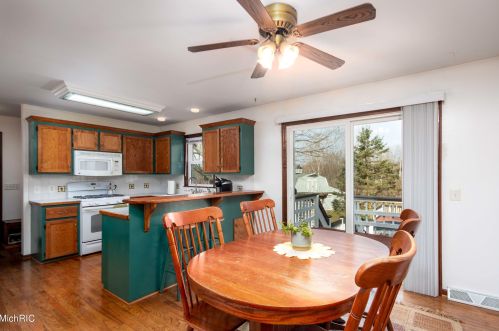 3653 108 St, Byron Township MI 49315-8705 exterior