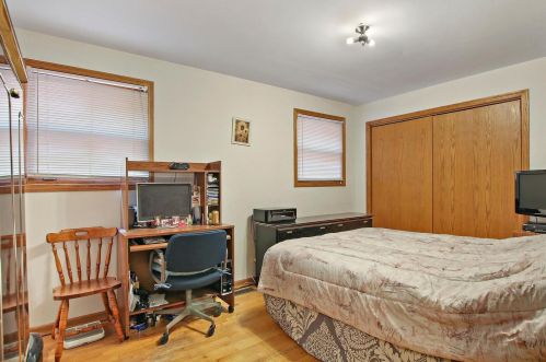 6601 Cornelia Ave, Chicago IL 60618-6035 exterior