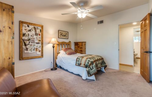 4150 La Cadena, Tucson AZ 85718-6148 exterior