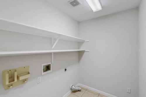 1729 Dapplegrey Ln, Austin TX 78727-4545 exterior