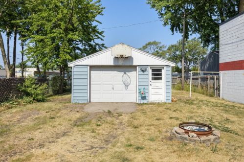 2939 Fairfield St, Meskegon MI  49441-4005 exterior