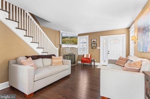 46 Wellington Rd, Ardmore PA 19003-3214 exterior