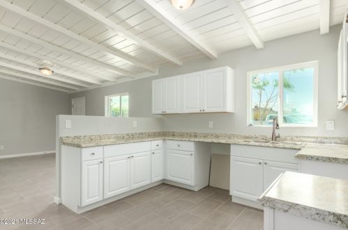 407 Alturas St, Tucson AZ  85705-4220 exterior