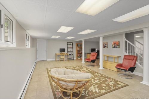 67 Ritch Dr, Ridgefield CT 06877-2815 exterior