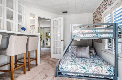 1012 Rdg St, Naples FL 34103-4223 exterior