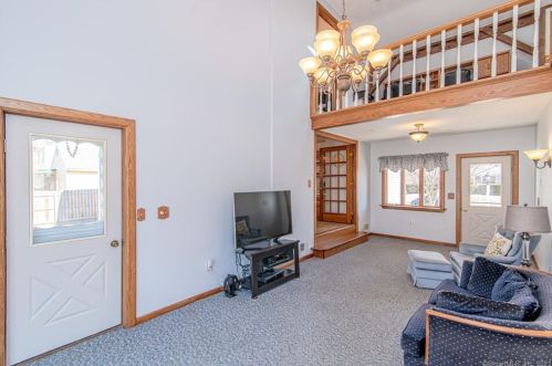 13 Plainfield St, Enfield CT 06082-5813 exterior