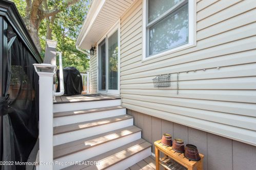 328 Barbara Dr, Point Pleasant Beach NJ 08742-2108 exterior