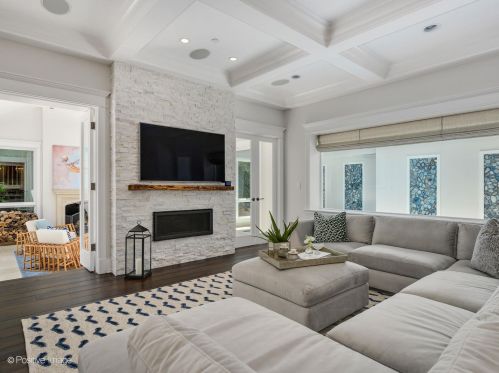 3720 Greenview Ave, Chicago IL 60613-3610 exterior