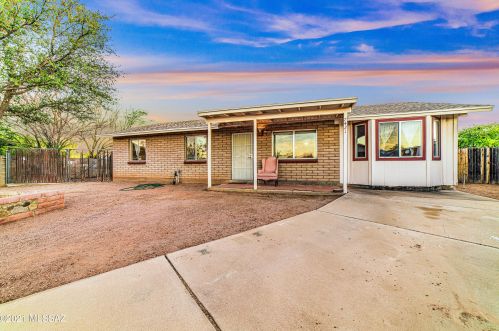 7421 Calle Medina, Tucson AZ  85757-8505 exterior