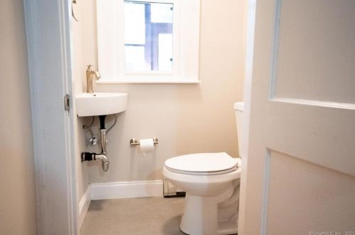 410 Commonwealth Ave, New Britain CT 06053-2404 exterior