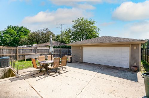 9129 Trumbull Ave, Chicago IL 60655-2507 exterior