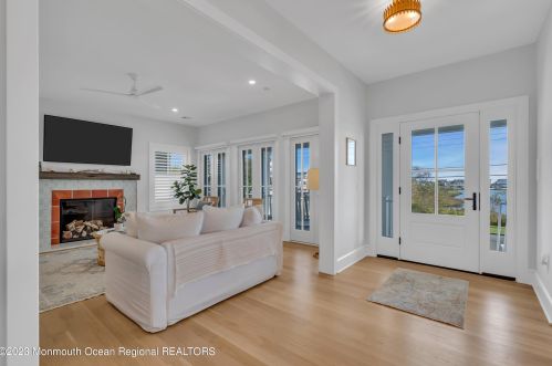 400 Newark Ave, Point Pleasant Beach NJ 08742-4141 exterior