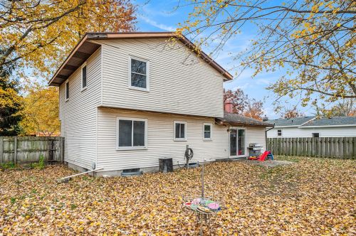 3229 Brookshire Dr, Grand Rapids MI 49508-2422 exterior