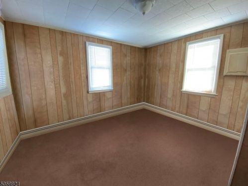 45 River Styx Rd, Hopatcong NJ 07843-1827 exterior